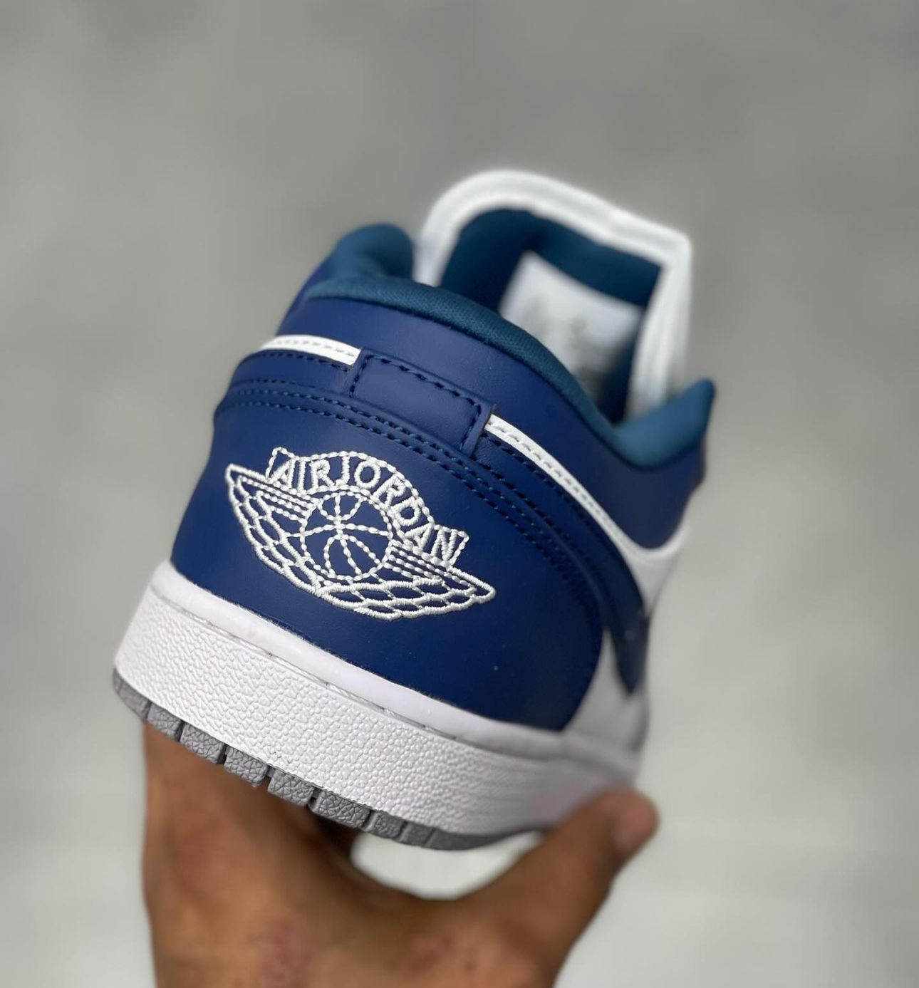 کتونی جردن وان ابی سفید Nike Air Jordan1